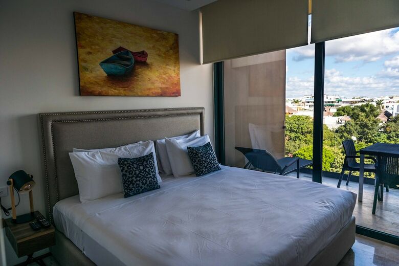 One Paralia Condo Boutique