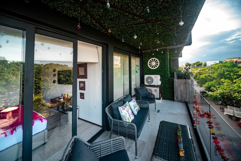 One Paralia Condo Boutique