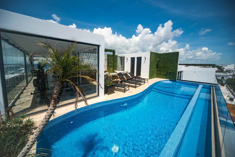 One Paralia Condo Boutique