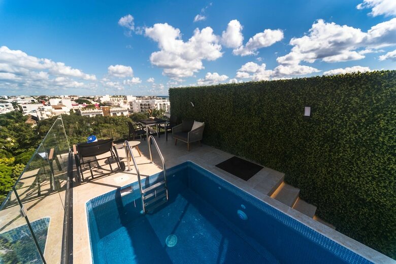 One Paralia Condo Boutique
