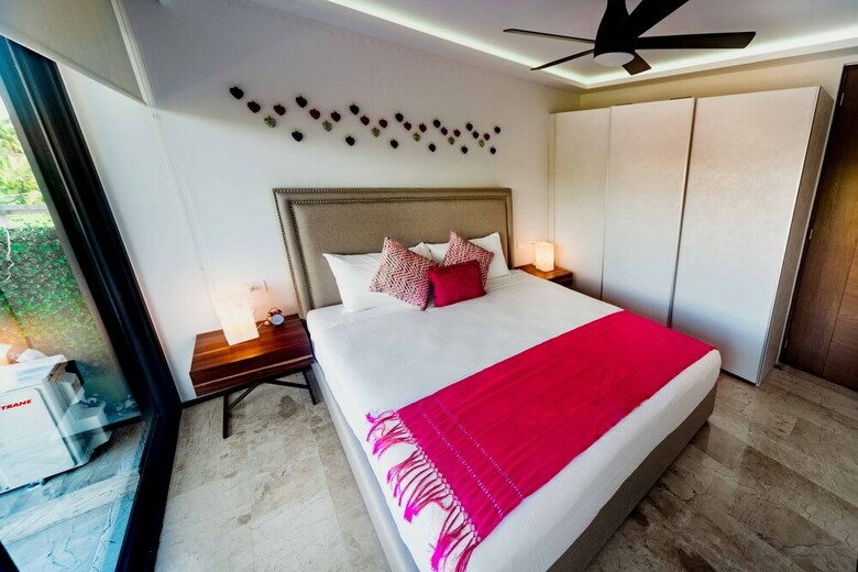One Paralia Condo Boutique