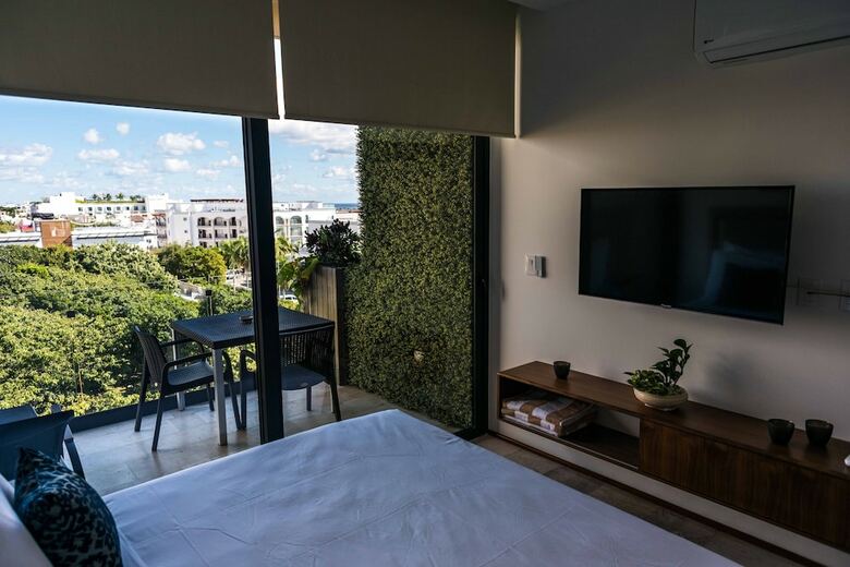 One Paralia Condo Boutique