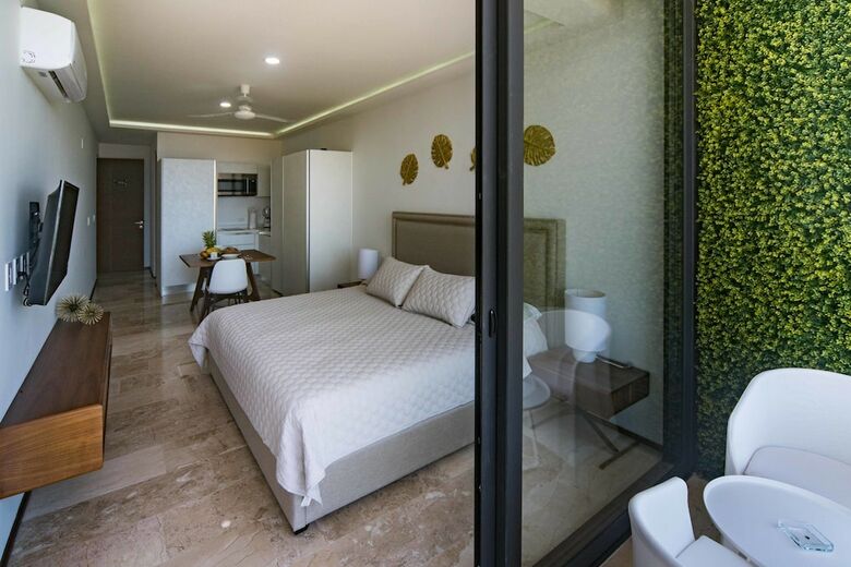 One Paralia Condo Boutique
