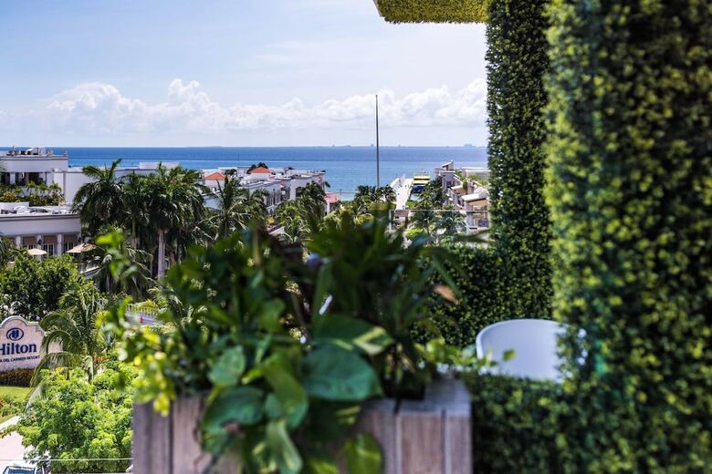 One Paralia Condo Boutique