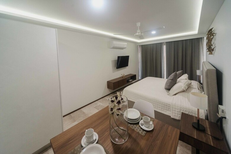 One Paralia Condo Boutique