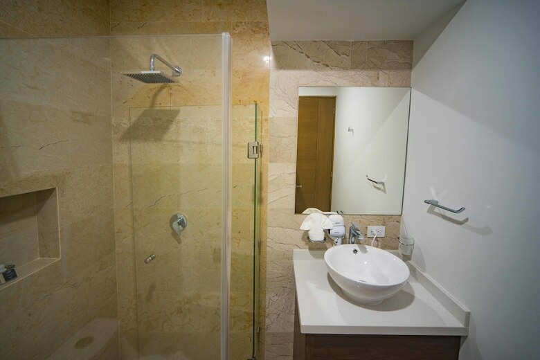 One Paralia Condo Boutique