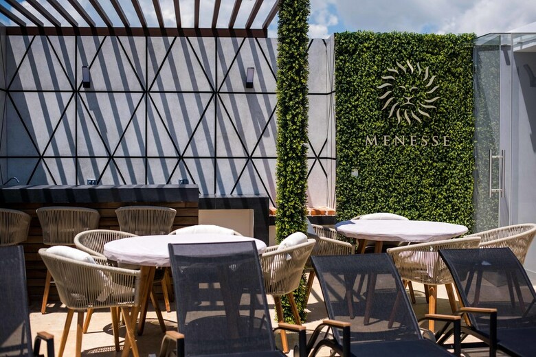 One Paralia Condo Boutique