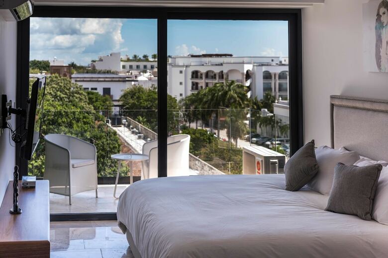 One Paralia Condo Boutique