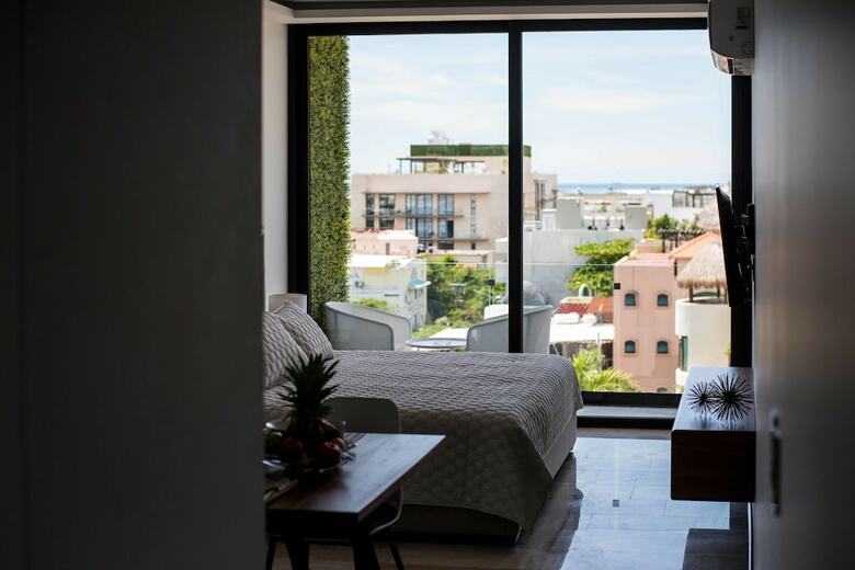 One Paralia Condo Boutique