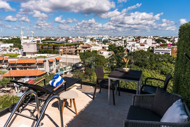 One Paralia Condo Boutique