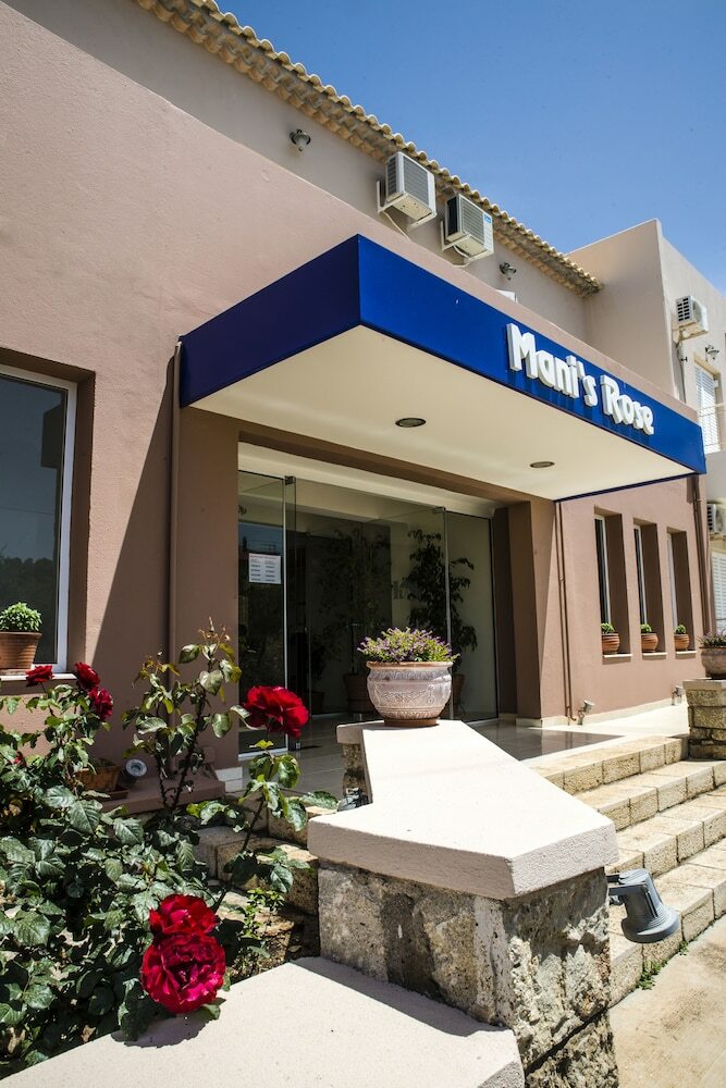 Aparthotel Mani's Rose Hotel