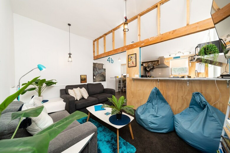 Central, Modern City Loft Style Home - Cbd