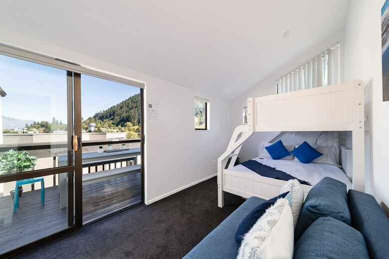Central, Modern City Loft Style Home - Cbd