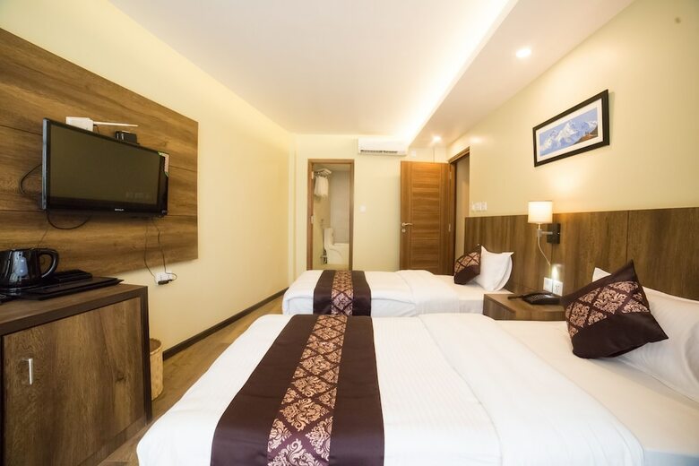Ganapati Airport Hotel