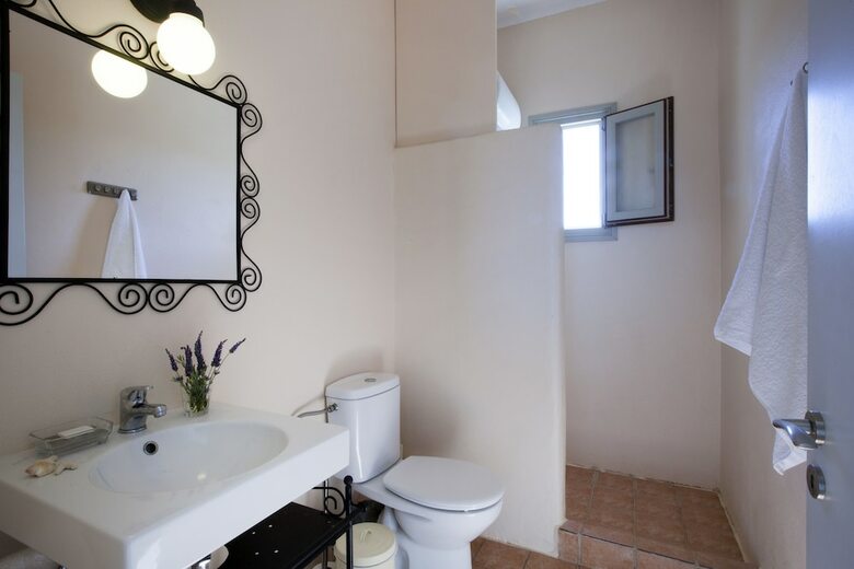 Idyllic Holiday Villa Gardenview Nr Beach