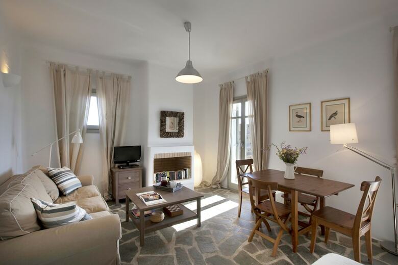 Idyllic Holiday Villa Gardenview Nr Beach