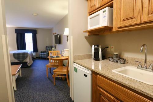 Hotel Blue Gate Garden Inn