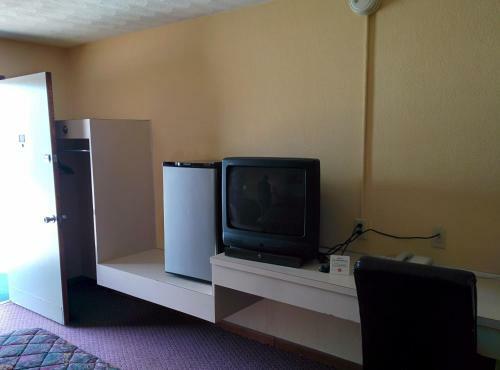 Budget Host Stone's Motel