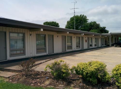 Budget Host Stone's Motel