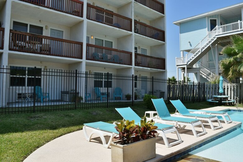 111 Sea Breeze