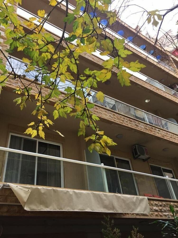 Aparthotel Weekend Furnished Apartment