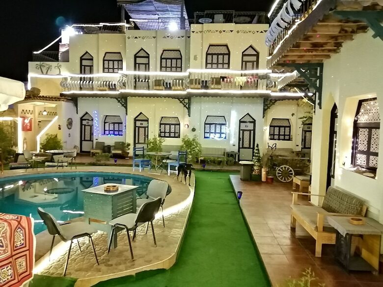 Monica Hotel