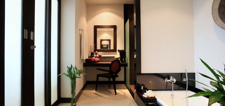 Two Villas Holiday Phuket Onyx Style Nai Harn Beach