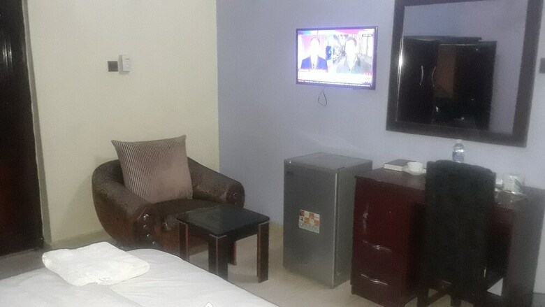 Hotel The College Court Suites