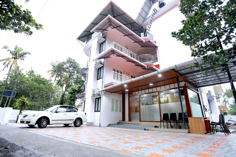 Base9 Airport Hotel