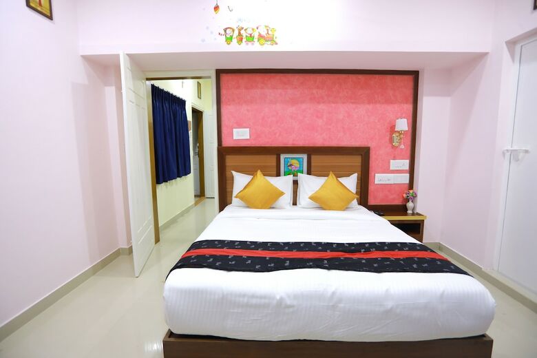 Base9 Airport Hotel