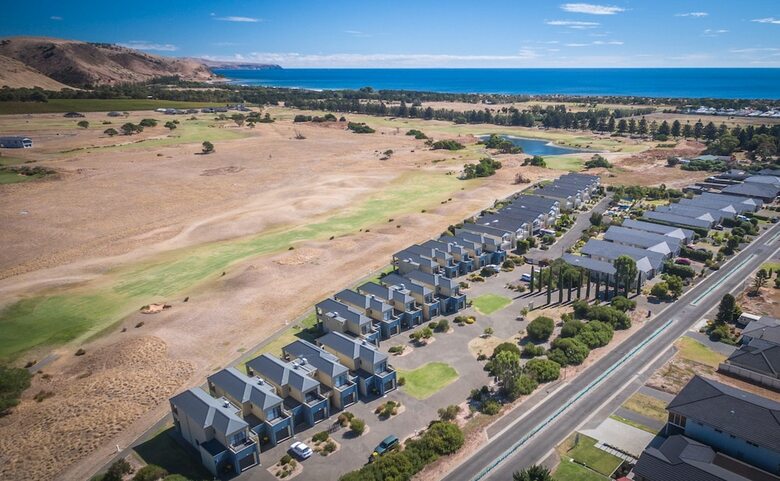 Front 9 Then Dine - 3/61 St Andrews Boulevard