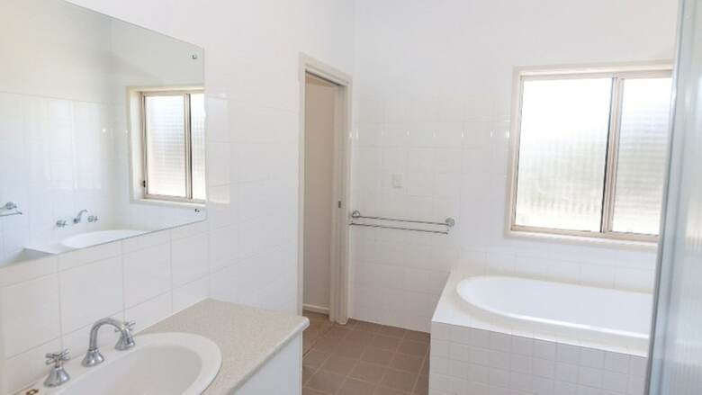 Golfers Paradise - 52 Huntingdale Drive