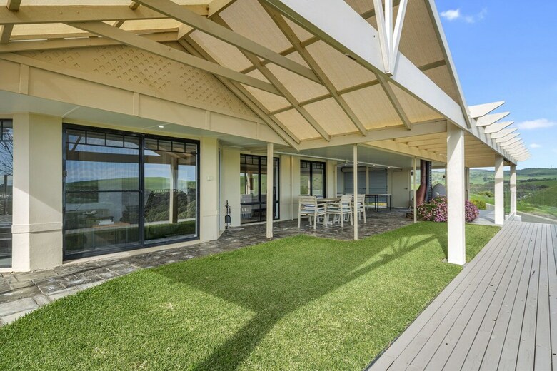 Marina Views - 64 Seaview Avenue