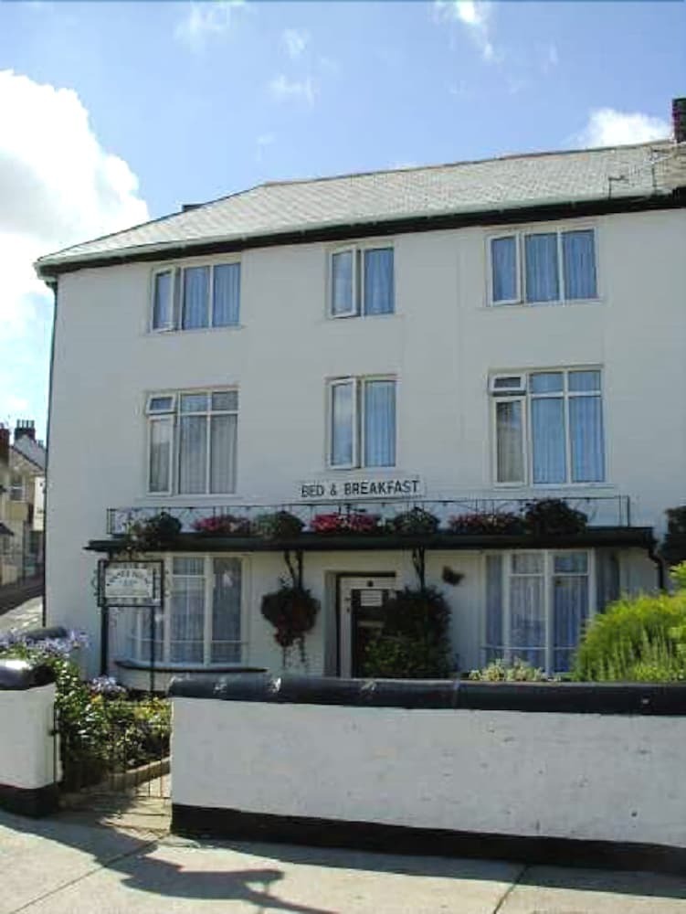 Hotel Corner House Guest House