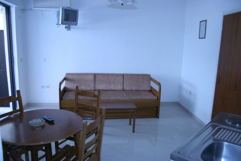 Annitsa Apartments