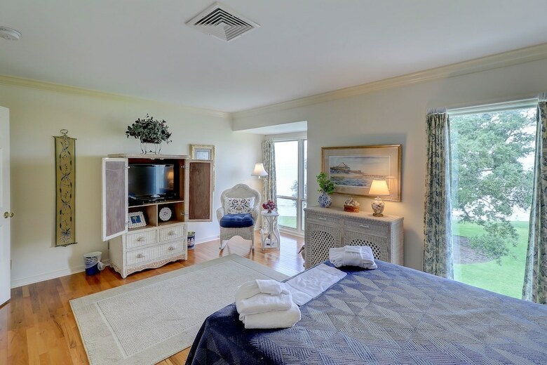 Villa Schooner Court 704