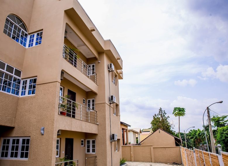 Tennys Place Apartments Garki