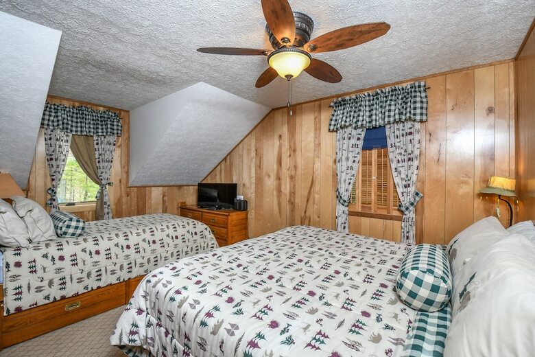 Cabana The Bear's Den