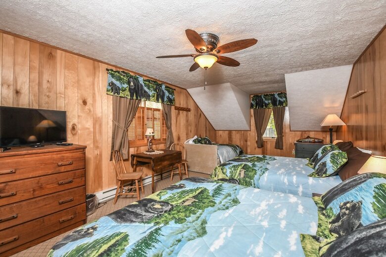 Cabana The Bear's Den