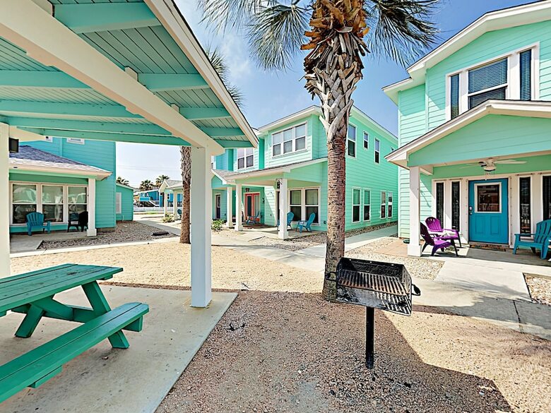 Reel Beachy @ The Commons