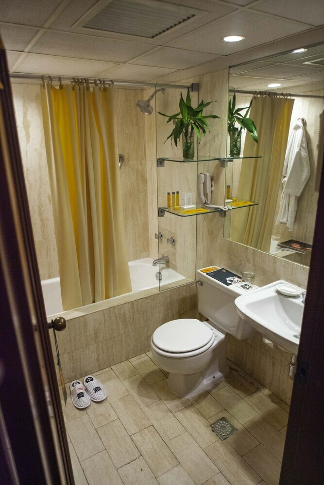 Bth Hotel Lima Golf
