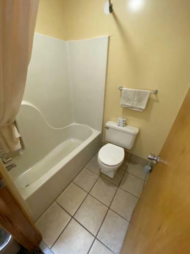 Motel Budget Host Inn - Baxley