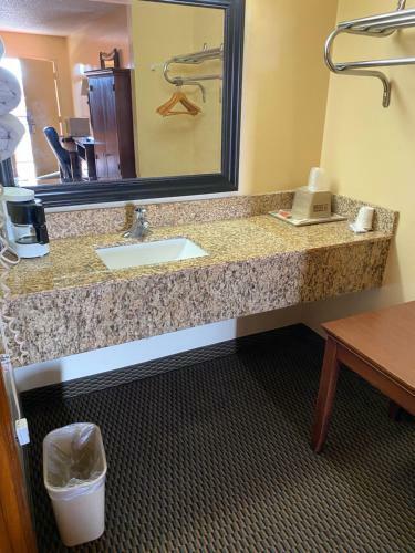 Motel Budget Host Inn - Baxley