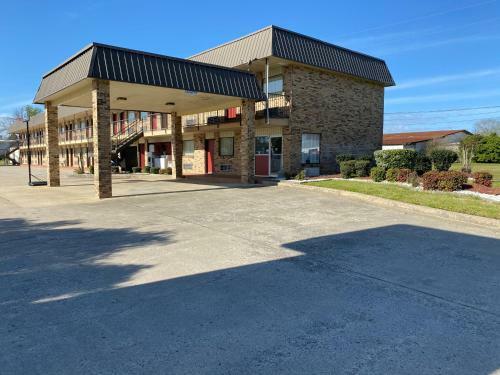 Motel Budget Host Inn - Baxley