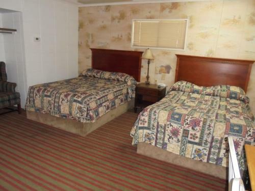 Pine Lodge Motel