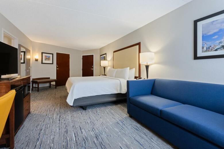 Hotel Holiday Inn Express & Suites Cincinnati Riverfront