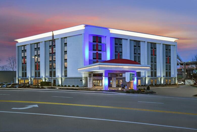 Hotel Holiday Inn Express & Suites Cincinnati Riverfront