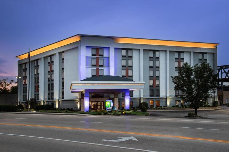 Hotel Holiday Inn Express & Suites Cincinnati Riverfront