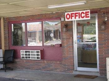 Hotel Deluxe Inn - Swainsboro