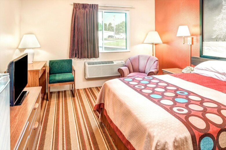 Hotel Super 8 By Wyndham Blair